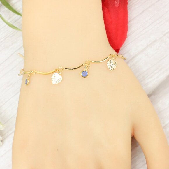 "Trendy Handmade Bracelet – A Thoughtful Gift for Girls & Women | UNVRC1011 - Picture 3 of 10